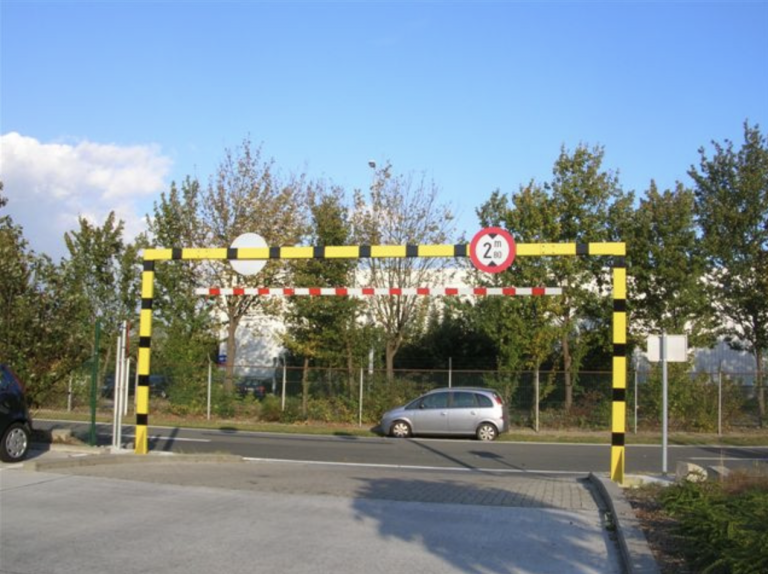 Hoogtebegrenzer uit verzinkt staal - Traffic Solutions